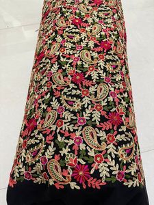 Fourniture d'usine en gros de tissu de travail Kashmiri lourd en fausse georgette pour la fabrication de costumes pour femmes de l'exportateur indien - Product Image 4