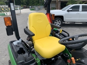 Tracteur John Deere 2025R 2024 | Tracteur John Deere 2025R 4WD 2024 - Product Image 4