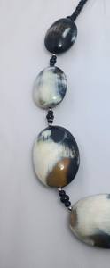 Collar de Cuerno de Lujo Ecológico Hecho a Mano, Joyería de Fiesta para Mujer Moderna, Bohemio y Chic Premium - Product Image 6