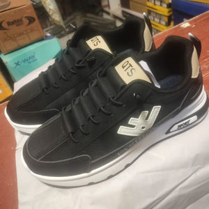 Chaussures de sport modernes pour le sport et le style de vie, confortables et offrant un soutien, avec doublure en mesh pour une utilisation toute l'année - Product Image 1