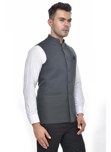 Chaleco Formal Gris Oscuro para Hombre, Alta Demanda, para Oficina, Reuniones de Negocios, Bodas y Fiestas, Disponible para la Venta - Product Image 3