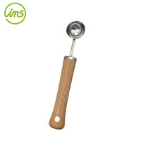 Groothandel handmatige roestvrijstalen meloenbaler met houten handvat, multifunctioneel, draagbaar, met aangepast logo