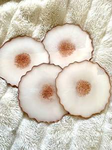 ชุดรองแก้วทำจากยางเรซินที่มีเอกลักษณ์มีรูปแบบนางฟ้า - Product Image 1