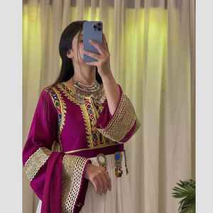 Robe Kuchi Afghan Vintage Tribal pour femmes Fabricants professionnels de haute qualité disponibles à la vente - Product Image 2