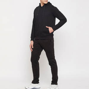 Vêtements de course en gros, survêtements pour hommes personnalisés, survêtement de jogging design pour hommes avec poche et capuche - Product Image 3