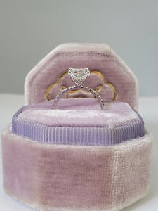 แหวนหมั้นเพชรโมอิสตัดเพชร2 CT, แหวนแต่งงาน, แหวนเพชรโมอิสซอไนท์ตัดสี่เหลี่ยม, แหวนของขวัญครบรอบ - Product Image 2