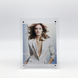 Cadre photo acrylique économique 2025 avec aimant pour un affichage facile | Optimal pour des affichages attrayants dans les milieux de vente au détail - Product Image 1