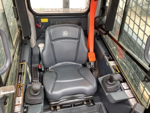 รถตักล้อยาง John Deere 331G ปี 2023 สภาพใหม่ 90% รับน้ำหนักได้ 200 ตัน พร้อมปั๊มไฮดรอลิก MOOG ขาย - Product Image 6