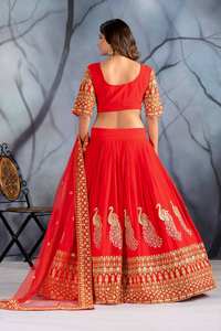 ชุดเจ้าสาวอินเดียยาวถึงพื้นเย็บปักด้วยผ้าอินเดียความต้องการสูง - Product Image 3