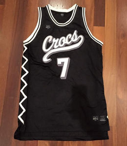 Ensemble d'uniformes de basketball personnalisés 2026 à prix abordable, haute qualité, design premium, imprimé par transfert thermique, 100% polyester 180g - Product Image 3