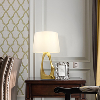 Lampe de table de style nordique moderne, personnalisée par les fabricants, pour hôtel, villa, résidence, éclairage de table LED