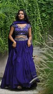 El último diseñador Pure Chinon Thread Sequence Work Lehenga Choli por FabZone - Product Image 3
