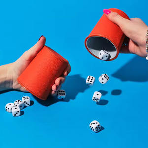 Vente en gros de tamis en cuir velours personnalisé silencieux jeu de dés bar silencieux jeu de dés silencieux avec base jeu de dés - Product Image 4