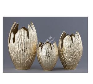 Ensemble de trois vase en métal fini or décoration de fête de mariage pot de fleur vintage pichet en métal vase à fleurs - Product Image 2