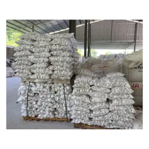 由100% 天然石材制成，用于花园装饰最佳生产雪白卵石石材越南制造
