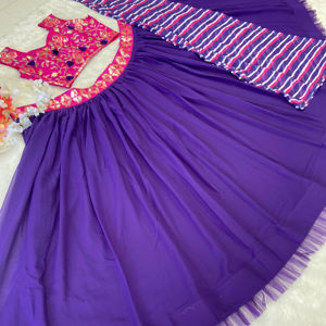 Belle collection Lehenga la plus tendance avec un volant en filet lourd - Product Image 1