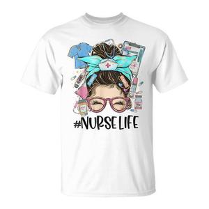 T-shirt Promozionale per la Settimana dell'Infermiera 2025 con Design a Coda di Cavallo Disordinata e Bandana con Occhiali Leopardati per Infermiere - Product Image 1