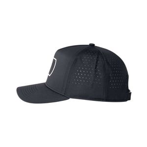 Casquette de golf personnalisée avec logo en caoutchouc sur le devant, panneaux perforés au laser, fermeture à boucle en plastique pour activités de plein air - Product Image 2