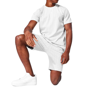 Conjunto de Ropa Casual de Verano para Hombre de Dos Piezas, Logotipo Personalizado Impreso, Ligero, Transpirable, 100% Poliéster, Camiseta de Cuello Redondo Satinado - Product Image 4