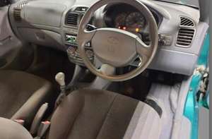 HYUNDAI ACCENT 2001 D'OCCASION CÔTÉ GAUCHE/DROIT - Product Image 6