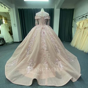 ชุดราตรีสีชมพูอ่อน รุ่น ANY271 คอทรงโอ ประดับเลื่อม ลูกไม้พิมพ์ลาย ปักลาย แต่งลูกปัดแบบวินเทจ ทรงเอวธรรมชาติ ชายกระโปรงยาวแบบชาเปล เหมาะสำหรับงานเลี้ยงตอนเย็น - Product Image 2