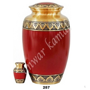 Gravure de feuille d'or, urne de crémation classique rouge pour les cendres humaines - Product Image 1