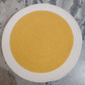 Sets de table ronds en coton tressé blanc et jaune, écologiques et modernes, personnalisables pour un usage domestique - Product Image 1