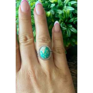 Anillo de Plata de Ley con Turquesa de la Montaña Sonora de Reda Galvan, Corte Ovalado, Diamantes Engastados en Bisel, Oro Rosa, Romántico, Talla 8.75, Regalo Perfecto - Product Image 2