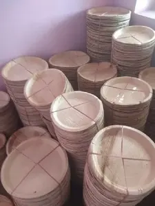 Assiettes carrées durables en feuille d'areca jetables légères de haute qualité Vaisselle gravée écologique pour les mariages - Product Image 3