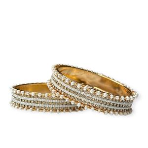 Brazaletes Elegantes y Modernos con Diseño Geométrico, Chapados en Oro y con Perlas, para Bodas, Aniversarios y Fiestas - Joyería de Imitación de Calidad de Exportación - Product Image 2