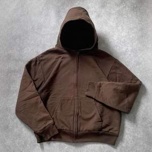 เสื้อฮู้ดดี้ผู้ชายสไตล์วินเทจ ทรงครอป ไซส์สั่งทำ ผ้าฝ้าย 100% เนื้อหนา แบบเฟรนช์เทอร์รี่ ดีไซน์ซิป สำหรับฤดูหนาว สีพื้น - Product Image 2