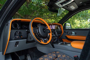 Rolls-Royce Cullinan Black Badge 2025 d'occasion – SUV de luxe haut de gamme avec sièges arrière exécutifs, éclairage et système d'infodivertissement de haute technologie – Importé du Japon - Product Image 3