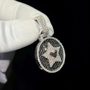 Collar de Plata de Ley 925 Personalizado con Moissanita Estilo Hip Hop, Certificado IGI, Cadena con Colgante de Eslabones Cubanos 'The World Is Yours' - Product Image 3