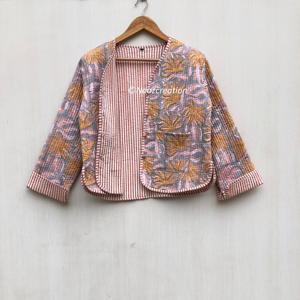 Chaquetas acolchadas florales hechas a mano, chaqueta de algodón con estampado floral estilo bohemio para otoño e invierno, abrigo estilo streetwear, chaqueta acolchada reversible estilo boho. - Product Image 1