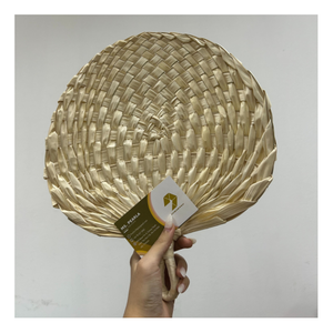 Abanico de Mano de Bambú Hecho a Mano, Estructura Resistente y Acabado Fino, Apto para Uso Repetido y Distribución de Exportación, Producto Popular - Product Image 1