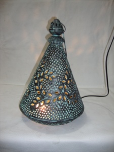 Lanternes de maison et de jardin composées d'acier inoxydable et de fer et de bois avec des supports et des supports de T-light dans les finitions multiples au besoin - Product Image 2