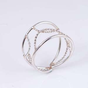 Bague Géométrique Tendance en Fil Métallique, Style Bohème, en Laiton Plaqué Argent pour Femme, Délicate, Torsadée, Minimaliste, Ouverte, Vente en Gros, OEM, ODM - Product Image 1
