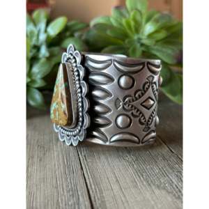 Bracelet manchette en argent sterling avec turquoise naturelle de Royston Alex Sanchez - Product Image 3