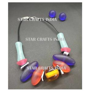 Top classement personnalisé de luxe dernier fabriqué à la main de la meilleure qualité de haute poli beau collier en résine de mode pour les femmes de l'Inde - Product Image 6