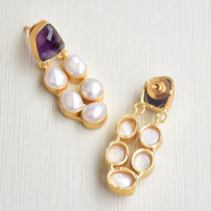 Boucles d'oreilles en laiton de qualité supérieure, plaquées or, avec perles et pierres organiques, texture laiton mat, sans nickel, durables, export en gros - Product Image 3