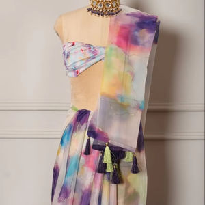 Sari en organza imprimé abstrait aquarelle ADAA avec franges en crêpe Georgette, look contemporain élégant, tenue de soirée chic - Product Image 1