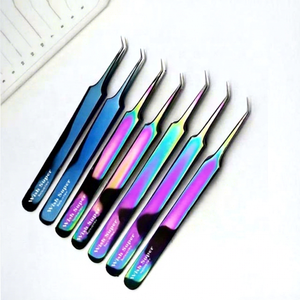 แหนบดัดขนตา Wish Super Stainless Steel ปลายโค้งแม่นยำ ป้องกันแม่เหล็ก ทนทาน เคลือบสีรุ้งหลากสี รับทำโลโก้ตามสั่ง - Product Image 1