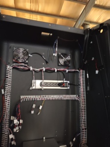 Gabinete de rack de servidor industrial con cableado y ventiladores de refrigeración Caja eléctrica personalizada - Product Image 3