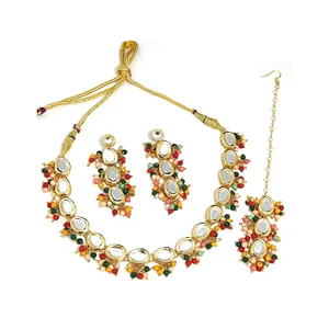 Ensemble de bijoux fins Kundan monocouche multicolores avec placage or, orné de perles et de diamants, idéal pour les mariages, les fêtes ou comme cadeau - Product Image 2