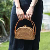 Tas Rotan Mewah Buatan Tangan Motif Setengah Bulan Vintage dengan Pegangan Kulit Asli, Bulu, Berlian, Mutiara, Ritsleting, dan Lapisan Batik Bali