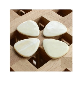 Púas de Guitarra de Hueso Natural Premium, Hechas a Mano con Acabado Liso, para Guitarra Acústica y Eléctrica, Duraderas y con Tono Cálido - Product Image 4