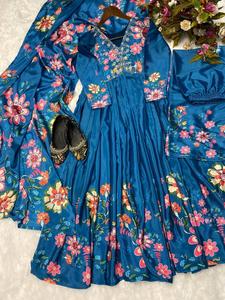 Georgette de imitación pesada con trabajo de secuencia de bordado pesado con trabajo hecho a mano de espejo real con menos borde con manga completa - Product Image 4