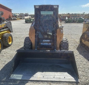 Minicargadora de 2018 Case SR240: potencia y eficiencia confiables - Product Image 1