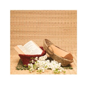 Cesta de hierba Sabai con tejido rústico resistente hecho a mano para organización de almacenamiento decorativo y sostenible ecológico - Product Image 1