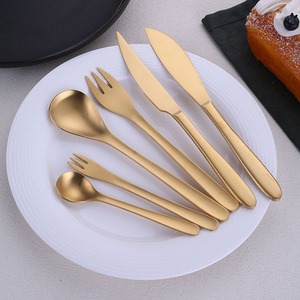 Juego de Cubiertos de Acero Inoxidable Chapado en Oro Elegante para Ocasiones Especiales Disponible a un Precio Accesible - Product Image 3